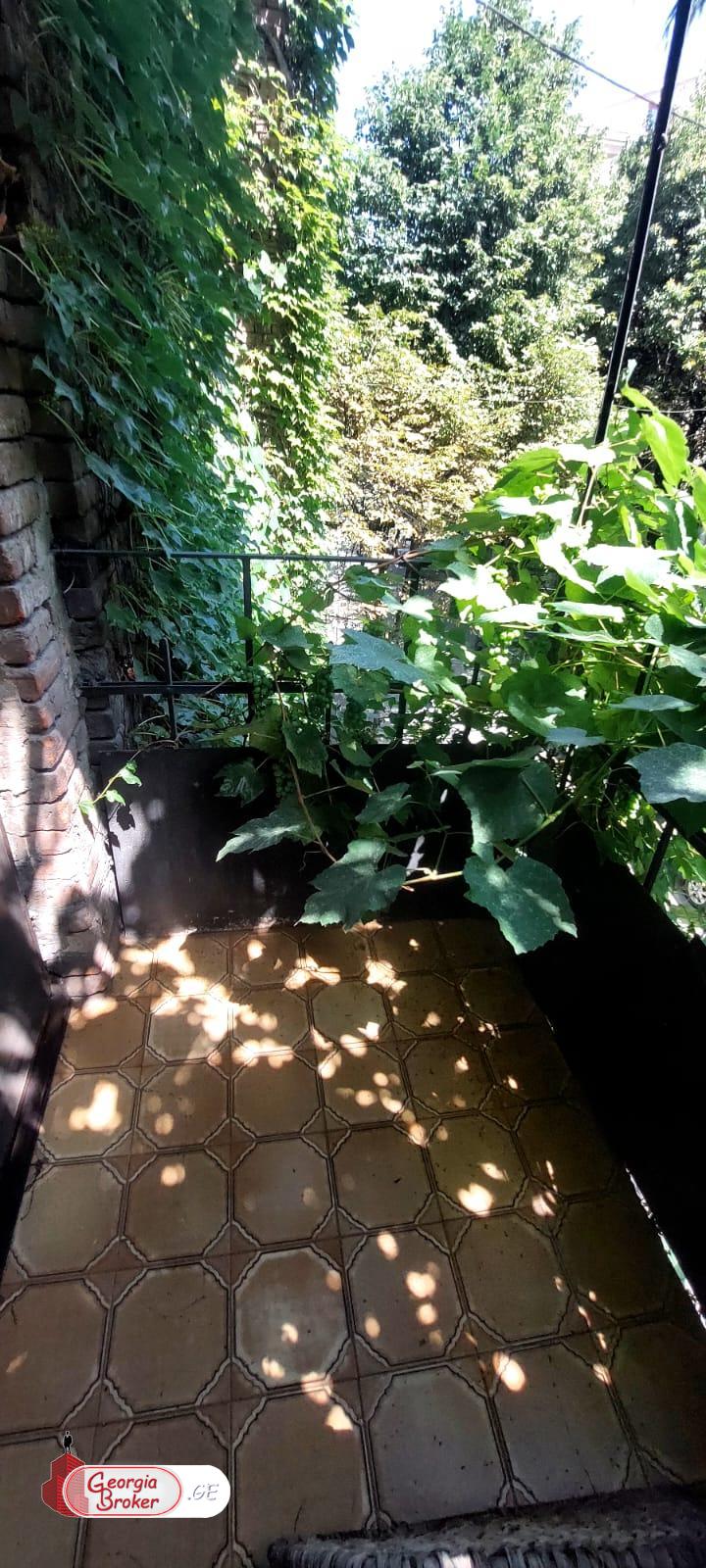 ქირავდება ახალი გარემონტებული 6 ოთახიანი ბინა ვერის პარკთან